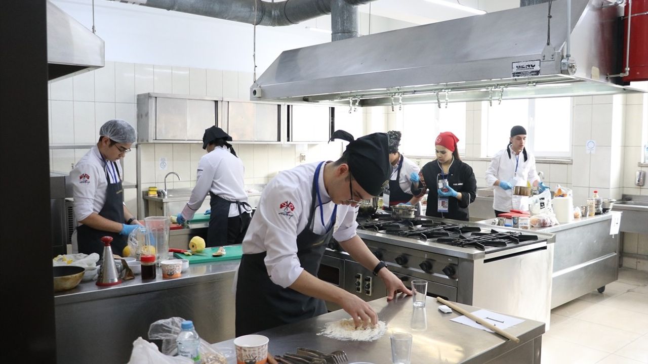 Öğrenciler Türk Mutfağında Yeteneklerini Yarıştılar