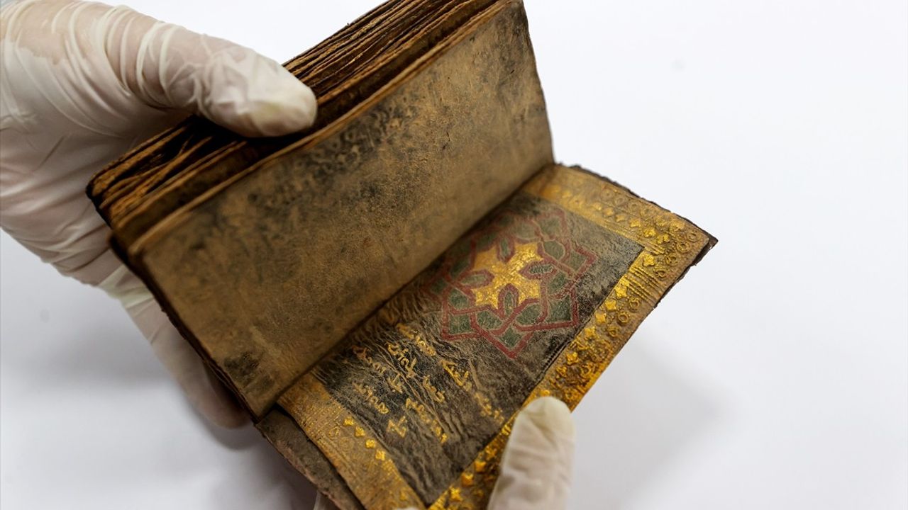 Orijinal Yazma Eserler ve Taklitlerinin Tespiti İçin Yeni Çalışma