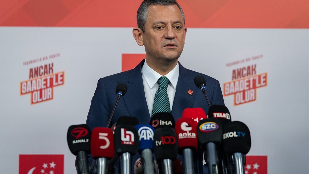 Özgür Özel'den Saadet Partisi Genel Başkanı Arıkan'a Ziyaret