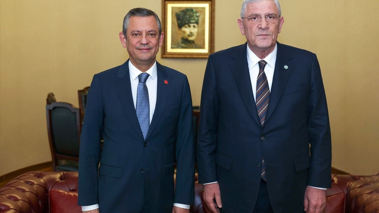 Özgür Özel ve Müsavat Dervişoğlu'ndan Erken Seçim Mesajları