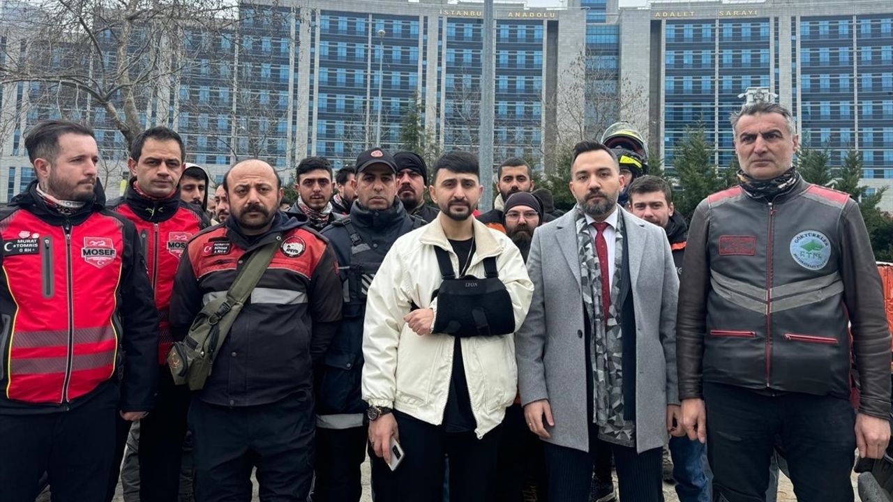 Pendik'teki Motosiklet Kazası: Sürücü Ağır Yaralandı