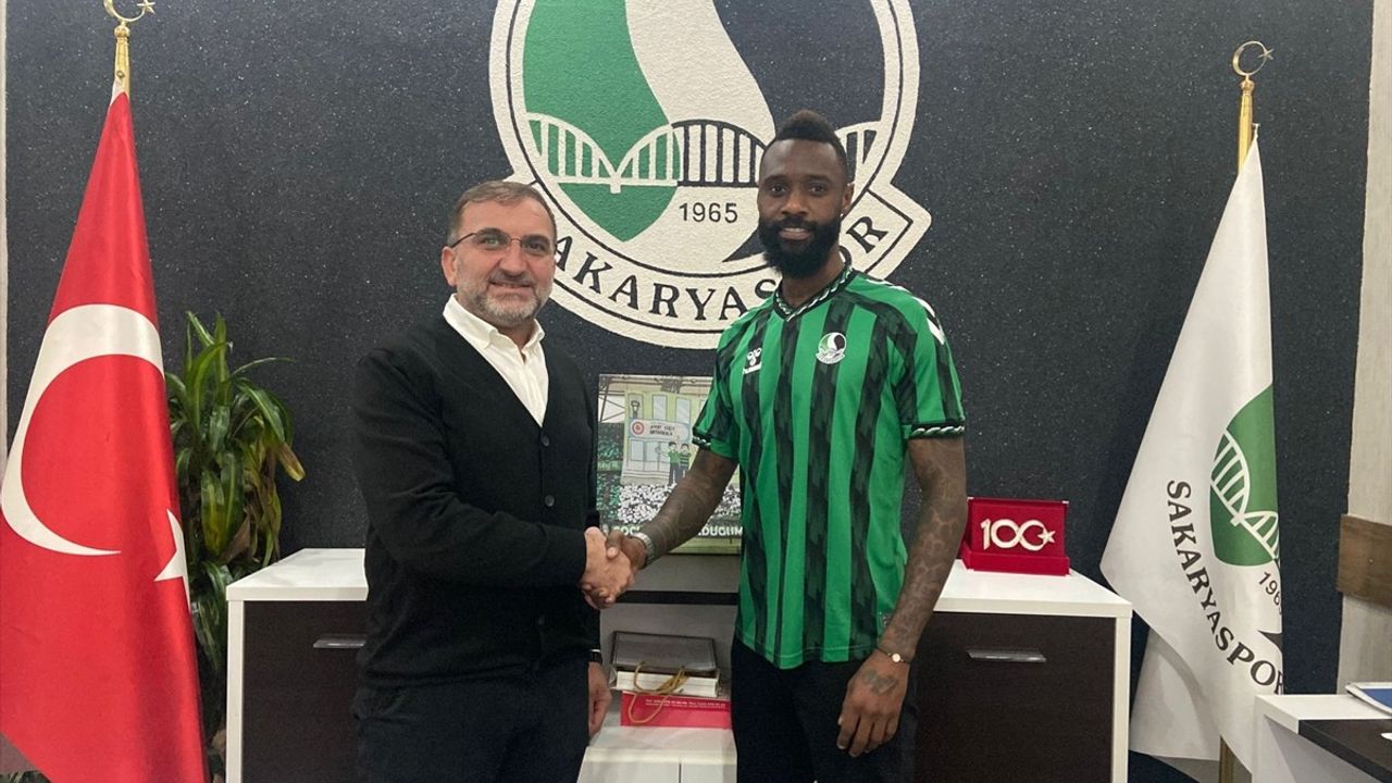 Sakaryaspor, Defans Oyuncusu Nicolas N'Koulou'yu Kiraladı