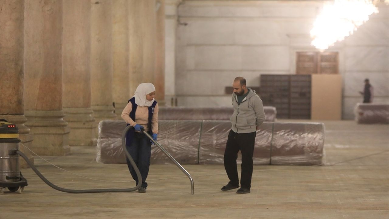 Şam'daki Emevi Camisi'nde Bakım ve Onarım Çalışmaları Başladı