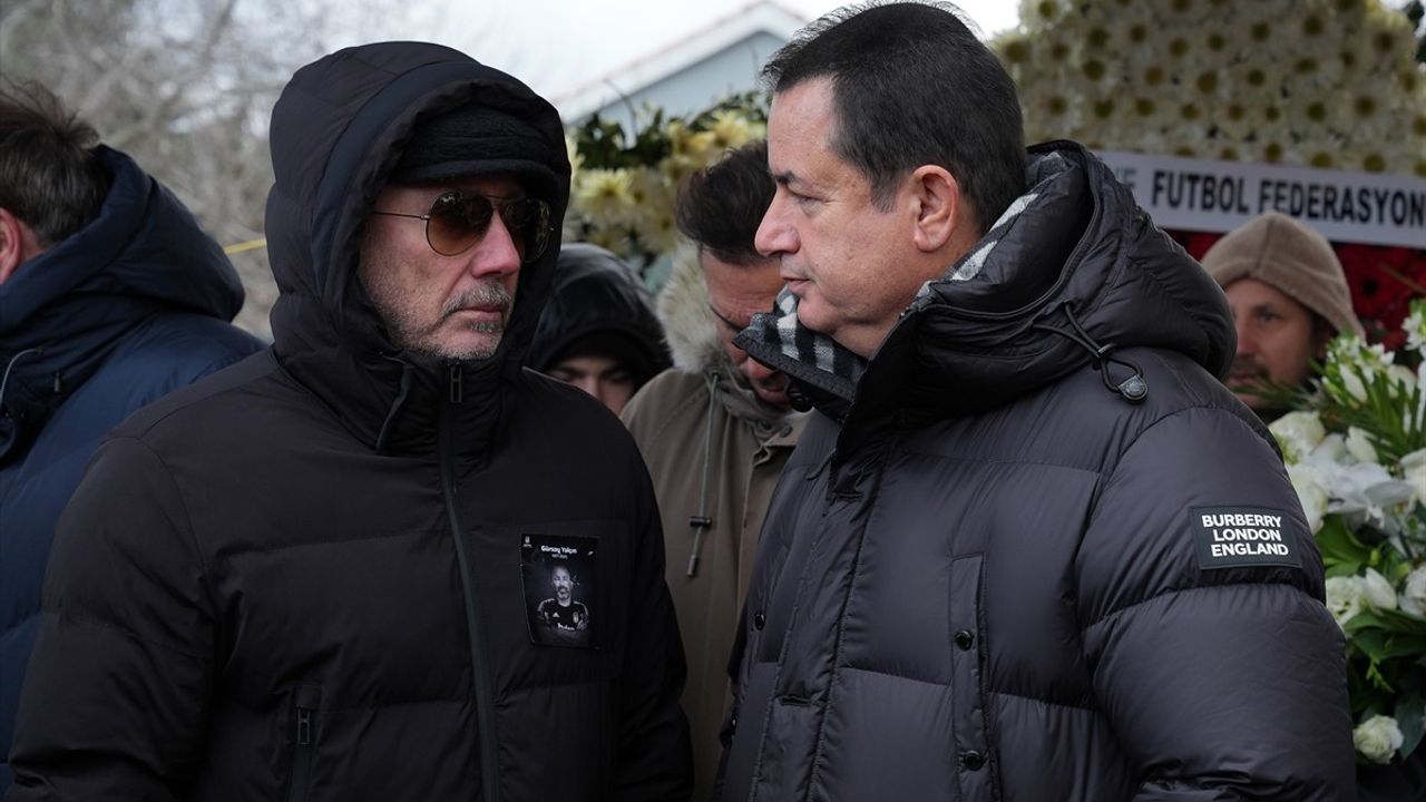 Sergen Yalçın'ın Kardeşi Gürsoy Yalçın Son Yolculuğuna Uğurlandı