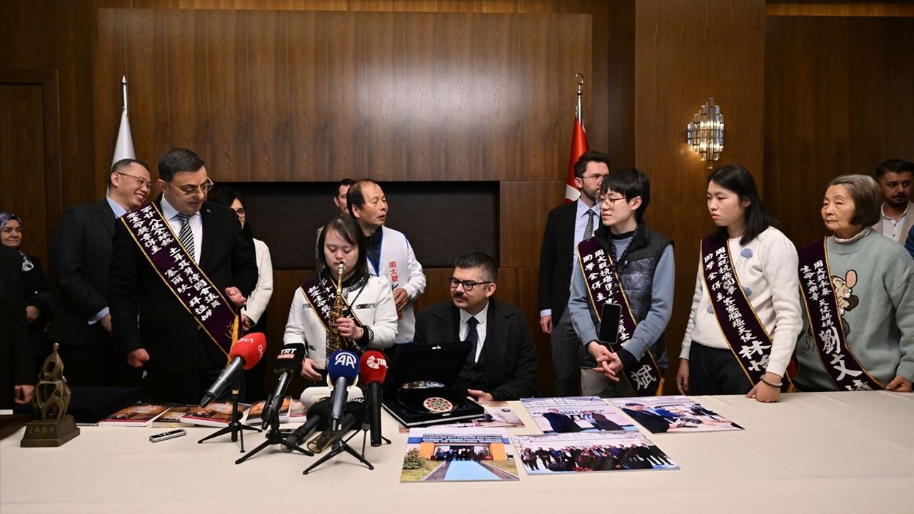 Serkan Bayram'a Tayvan'dan 'Küresel Yaşam Sevgisi Ödülü' Verildi