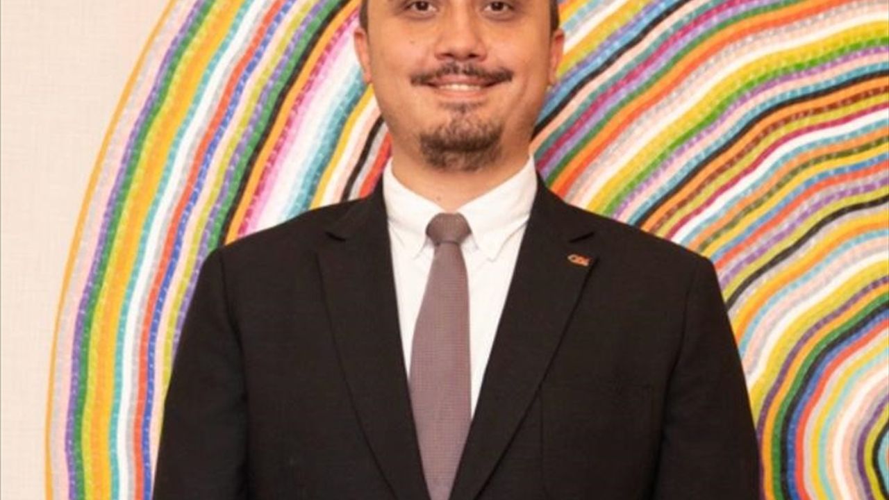 Sevgililer Günü'nde Teknoloji ve Moda Ürünlerine İlgi Artıyor