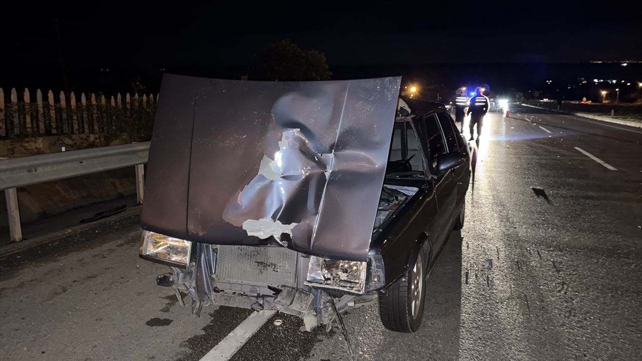 Sinop'ta Kaza: Yaya ve Araçtaki İki Kişi Yaralandı