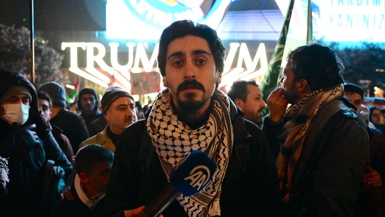 Şişli'de Trump'ın Gazze Planına Protesto: Özgürlük Nöbeti Üyeleri Sadece Filistin İçin Değil, Tüm Coğrafya İçin Direnişte