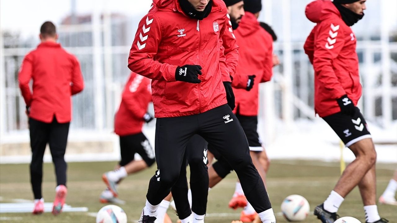 Sivasspor Beşiktaş Maçı İçin Hazırlıklarını Sürdürüyor
