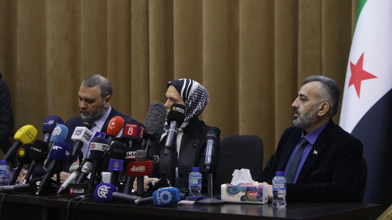 Suriye Ulusal Diyalog Konferansı: Silah Bırakmayanlar Davet Edilmeyecek