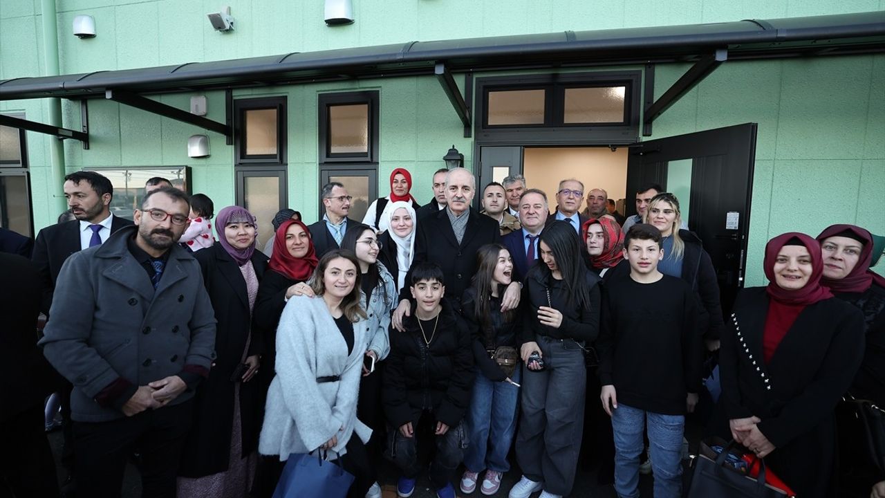 TBMM Başkanı Kurtulmuş, Nagoya'da Türk Vatandaşlarıyla Bir Araya Geldi