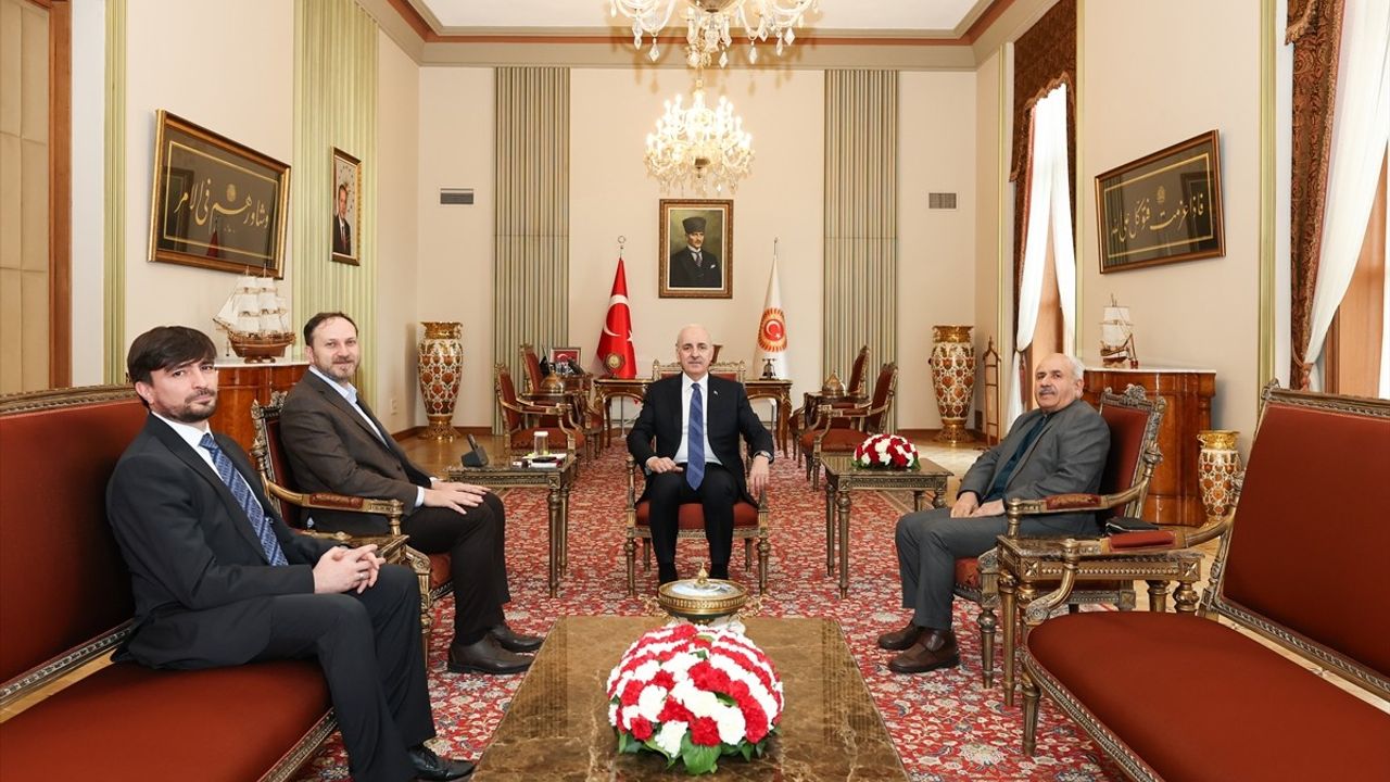 TBMM Başkanı Kurtulmuş, Yeşilay Genel Başkanı Mehmet Dinç'i Ağırladı