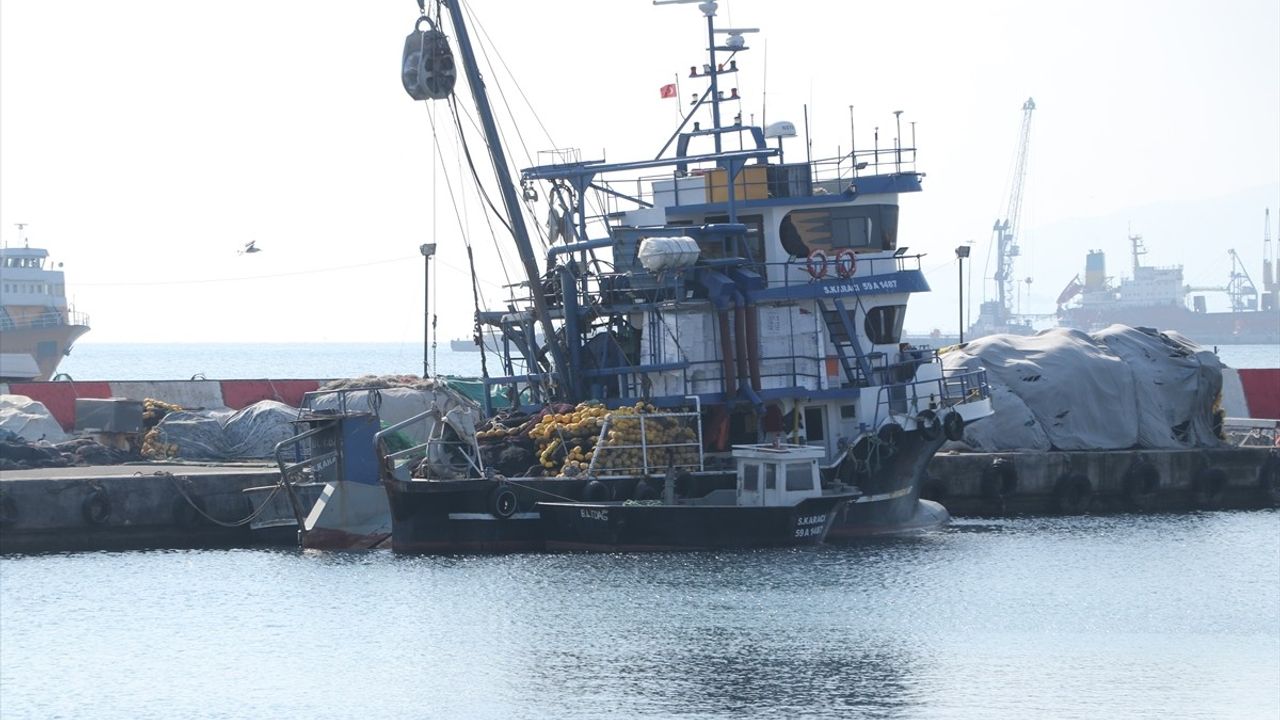 Tekirdağ'da Deniz Ulaşımı Poyrazın Etkisini Yitirdi: Normalleşme Başladı