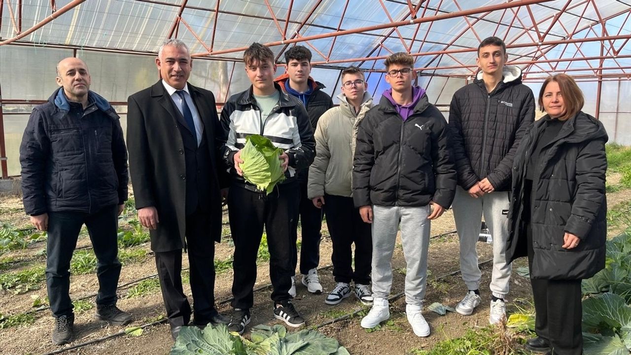 Tekirdağ'da Lise Öğrencileri Tarım Eğitimi Alıyor