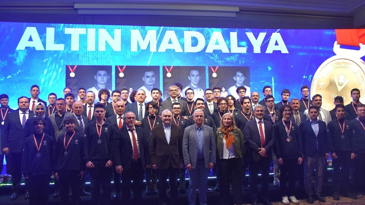 TÜBİTAK 32. Bilim Olimpiyatları Ödül Töreni Antalya'da Gerçekleştirildi