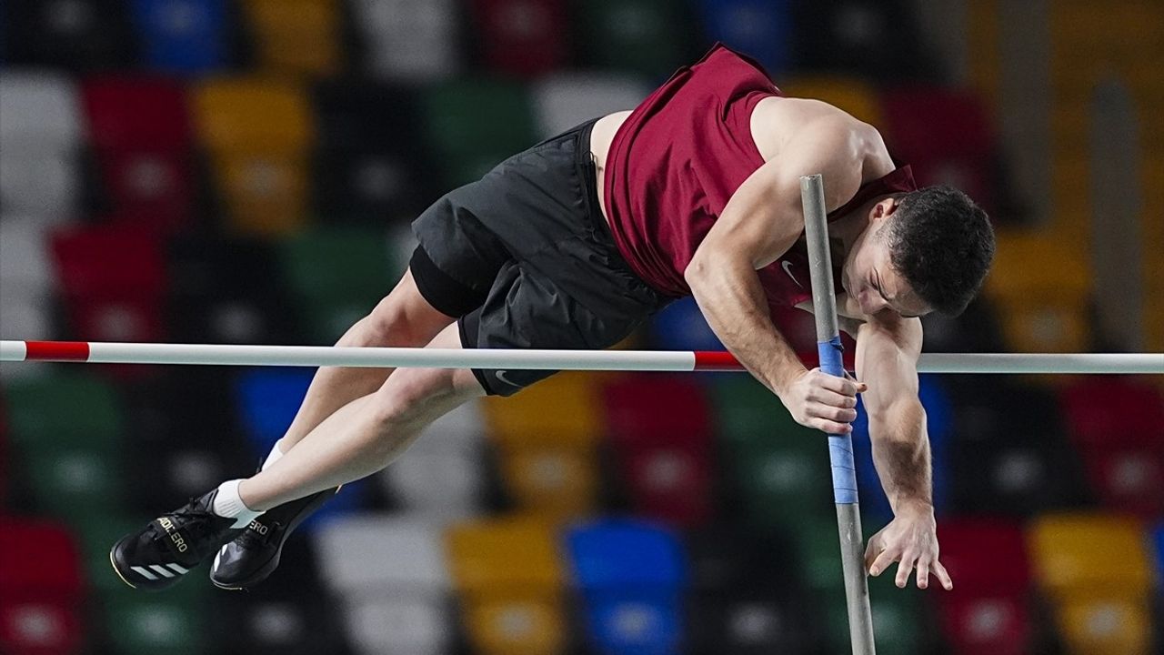 Türkiye Büyükler Salon Atletizm Şampiyonası Tamamlandı: Rekorlar ve Madalyalar Dağıtıldı
