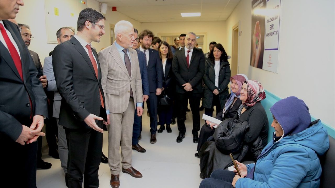 Türkiye'de Yıl Sonuna Kadar 1000 Aile Sağlığı Merkezi Açılacak