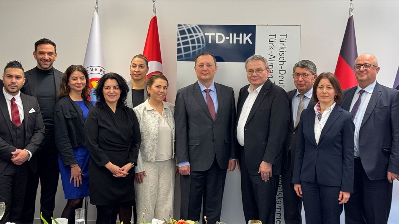 Türkiye'nin Berlin Büyükelçisi Gökhan Turan, Türk-Alman Ticaret ve Sanayi Odası'nı Ziyaret Etti