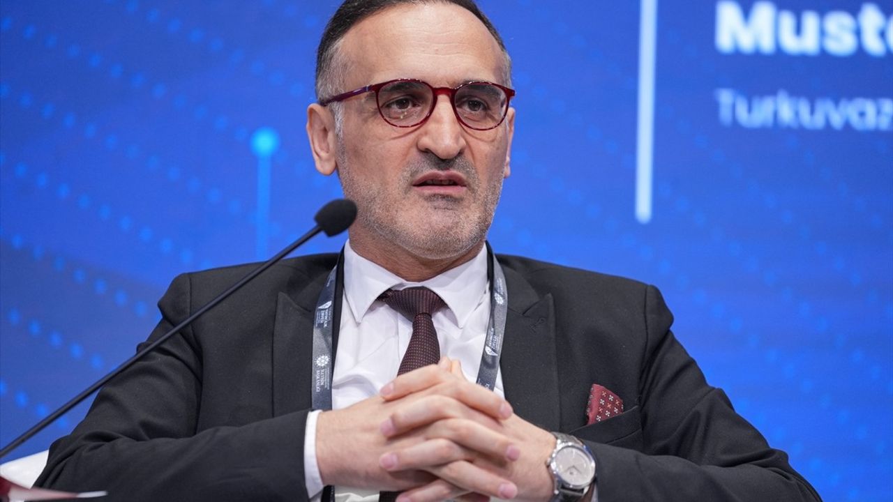 Türkiye Yayıncılık Zirvesi'nde Matbuat Dünyasının Dönüşümü Konuşuldu