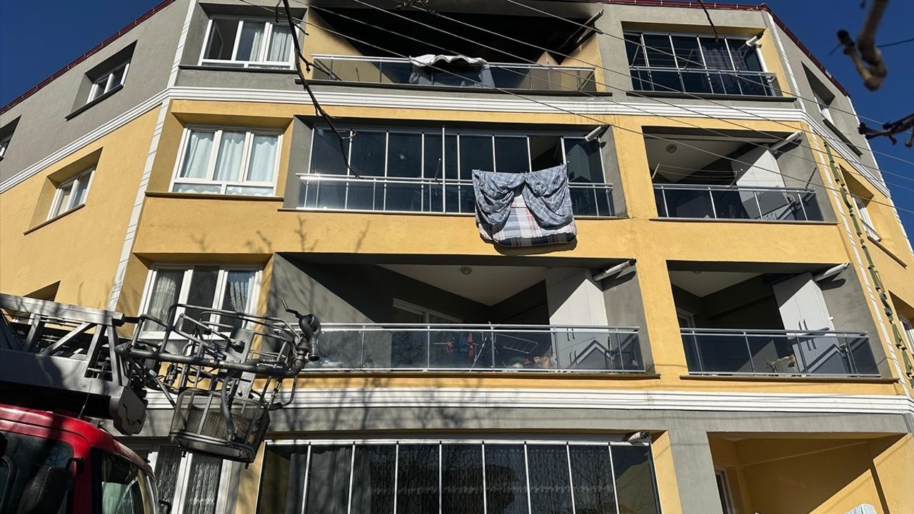 Uşak'ta Ev Yangınında 67 Yaşındaki Kadın Hayatını Kaybetti