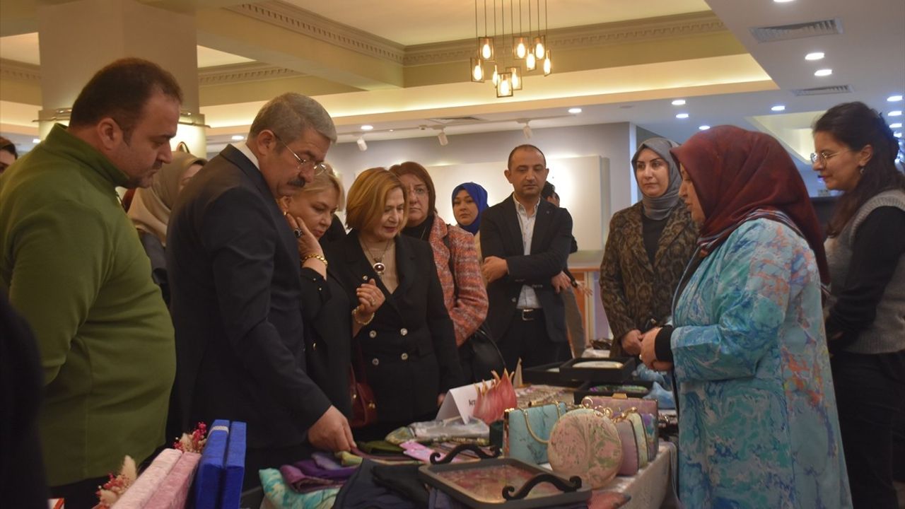 Van'da Hediyelik Ürünler Tanıtım Sergisi Açıldı