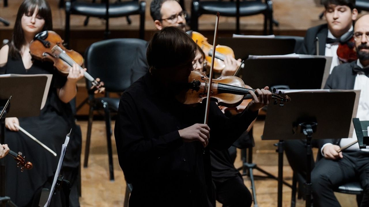 Viacheslav Ermolaev, Ankara'da Kemankonseriyle Sanatseverlerle Buluştu