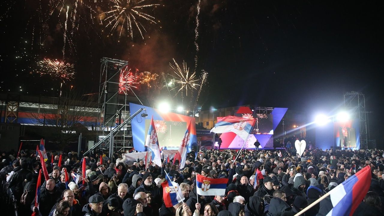 Vucic, Novi Sad'daki Kazanın Ardından Sırbistan İçin Mücadele Sözü Verdi