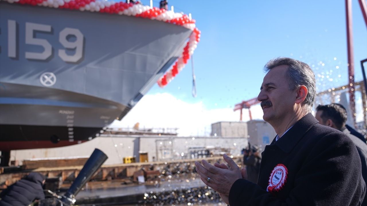 Yeni Tip Çıkarma Gemisi Ç-159 Törenle Denize İndirildi