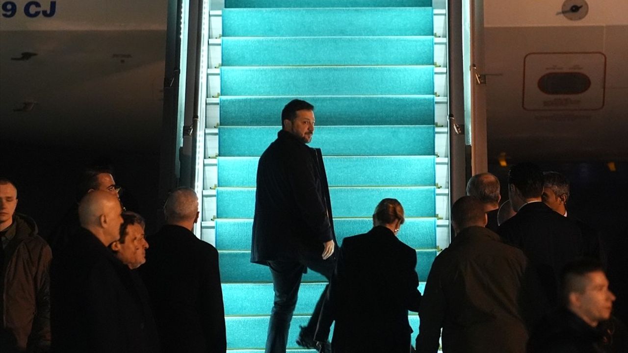 Zelenskiy, Türkiye Ziyaretinin Ardından Ankara'dan Ayrıldı