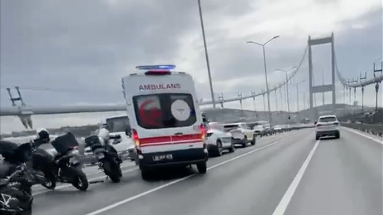 15 Temmuz Şehitler Köprüsü'nde Motosikletli Polis Kazası: 2 Yaralı