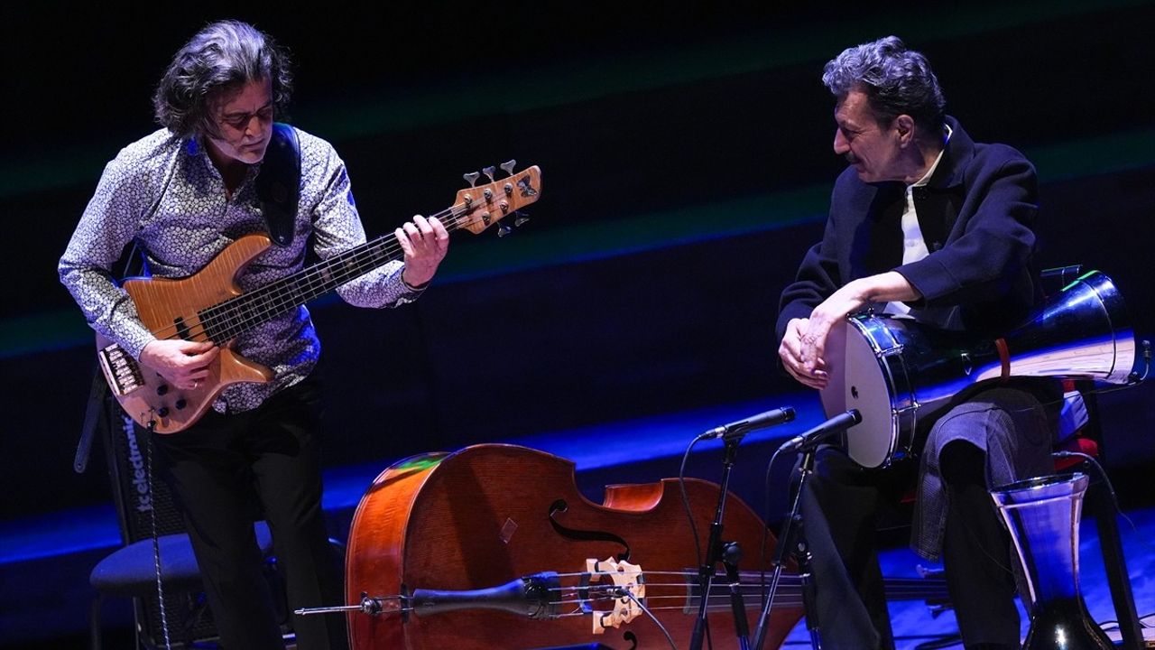 32. İzmir Avrupa Caz Festivali 'Crossing Bosporus Trio' ile Başladı