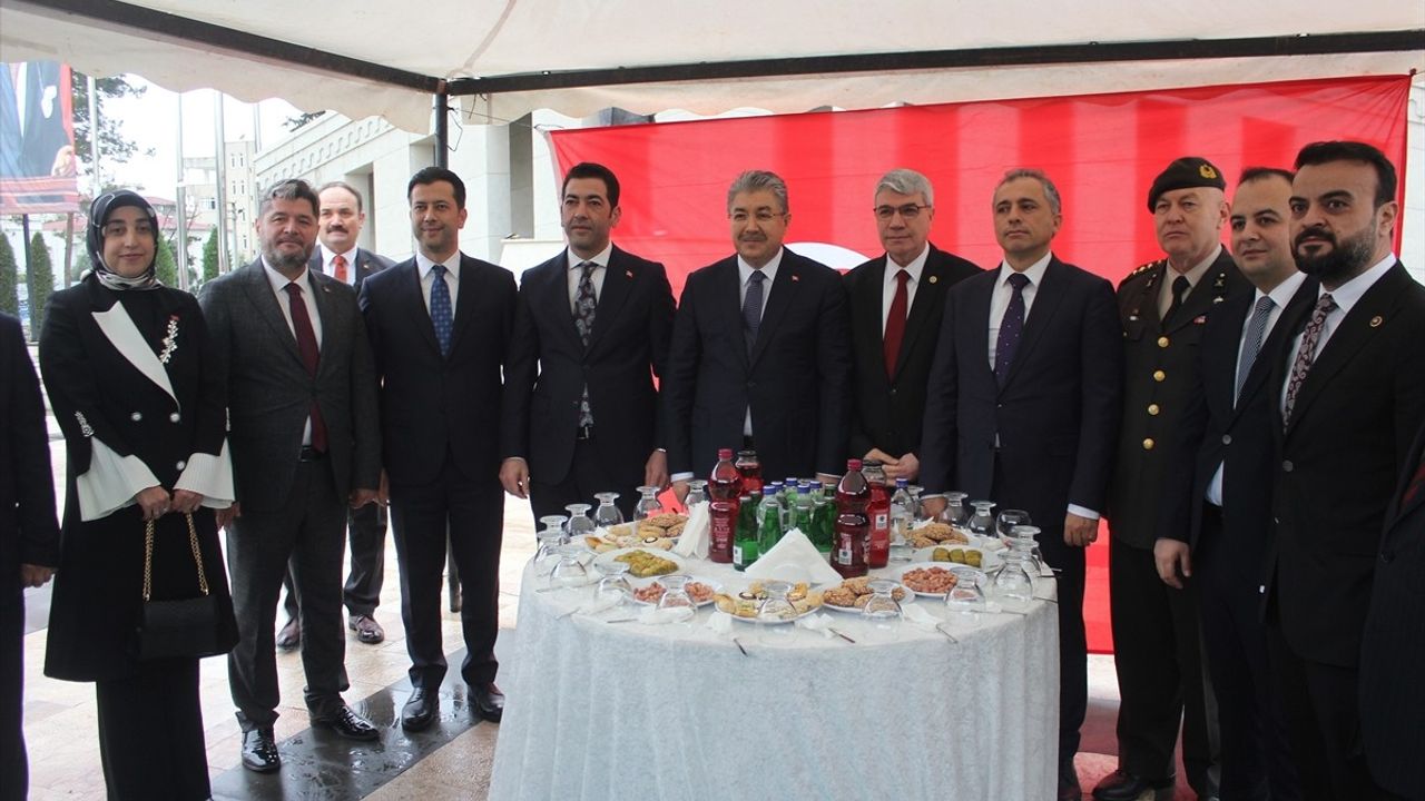 Adana, Mersin ve Osmaniye'de Ramazan Bayramı Coşkusu