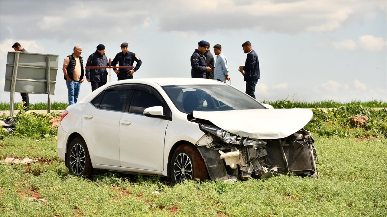 Adıyaman'da İki Otomobil Çarpıştı: 6 Yaralı