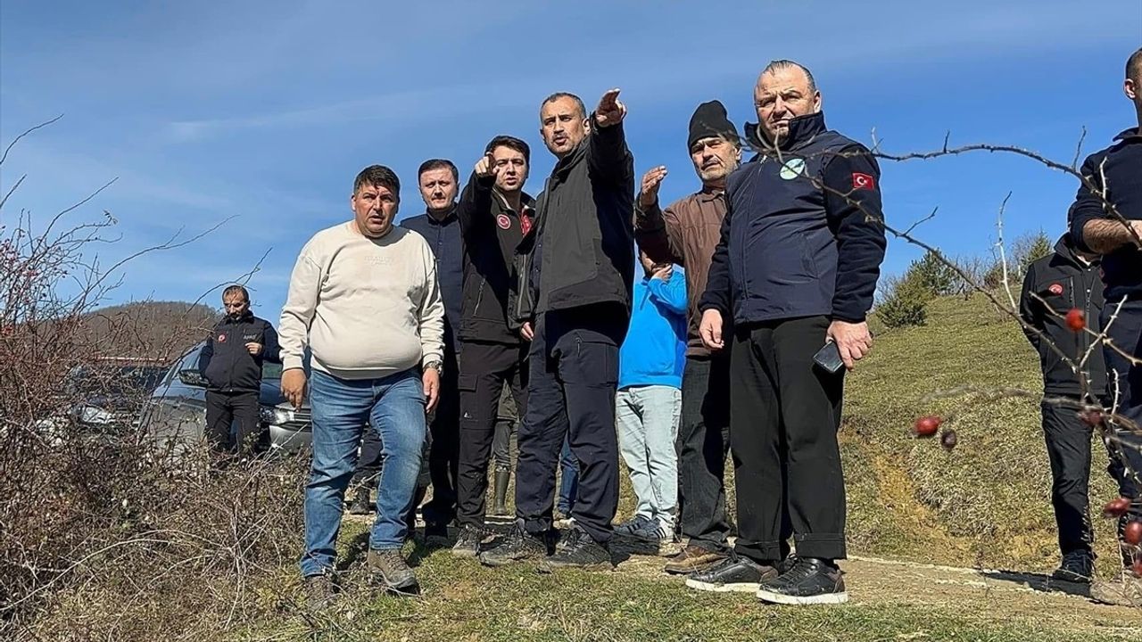AFAD Başkan Yardımcısı Bozkurt, Sinop'taki Heyelan Bölgesini İnceledi