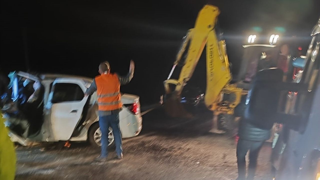 Afyonkarahisar'da Feci Kaza: Baba ve Kızı Hayatını Kaybetti