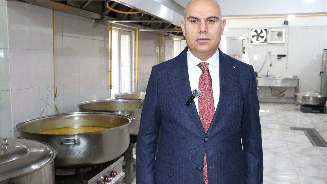 Ağrı'da İhtiyaç Sahibi 600 Aileye Günlük Sıcak Yemek Desteği