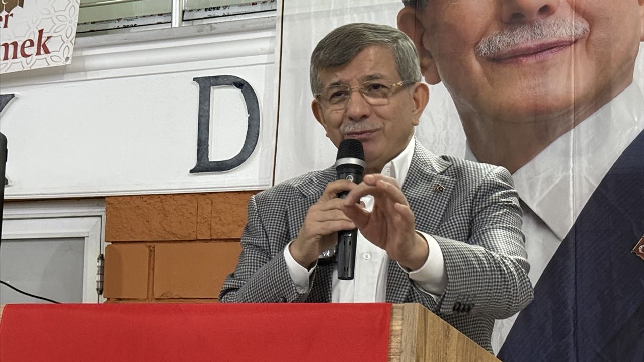 Ahmet Davutoğlu, Tekirdağ'da İftara Katıldı