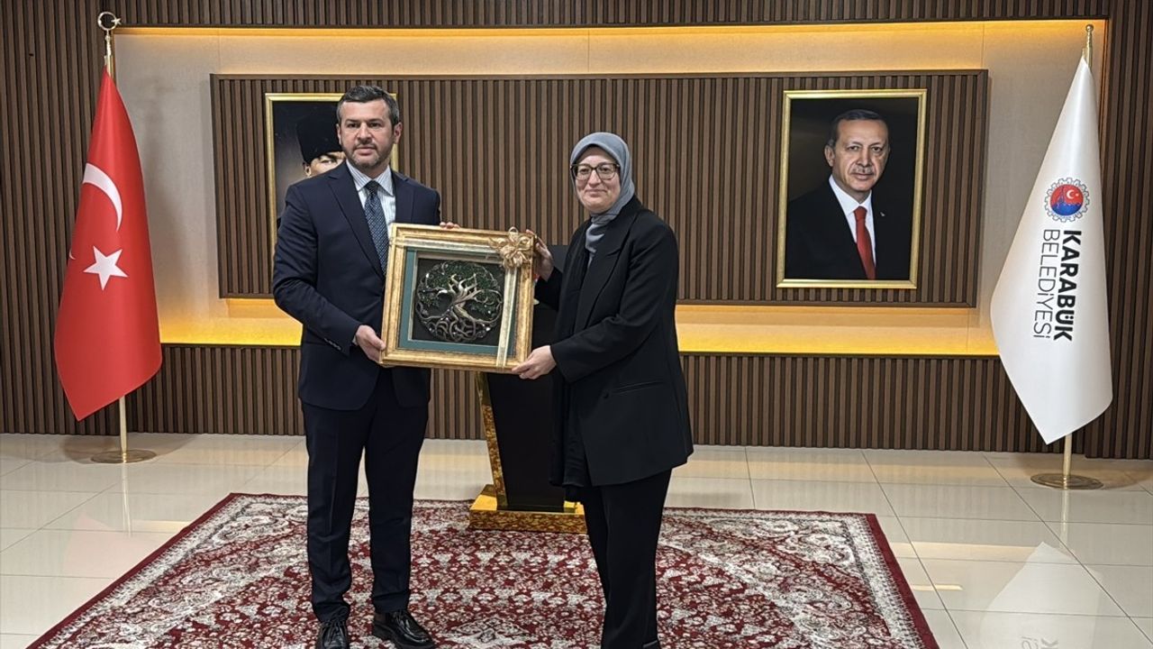 AK Parti Genel Başkan Yardımcısı Belgin Uygur, Karabük'te Ziyaretlerde Bulundu