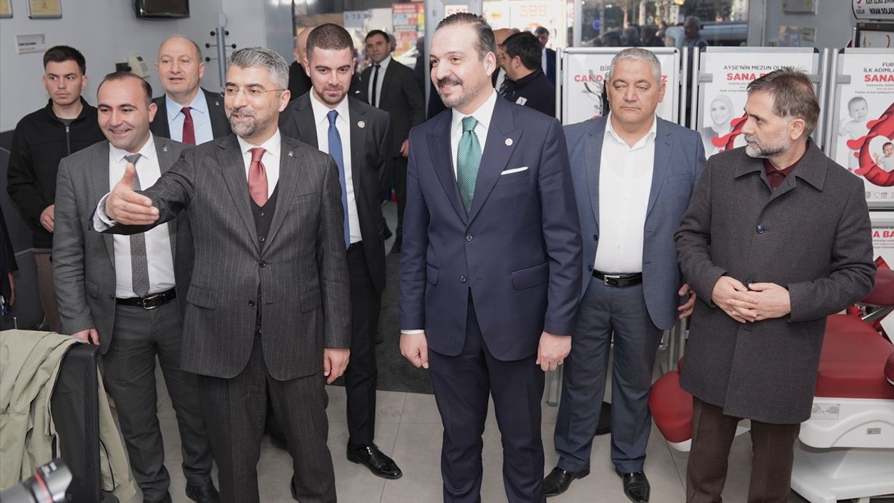 AK Parti Genel Başkan Yardımcısı Zorlu Erzurum'da Esnafla Buluştu