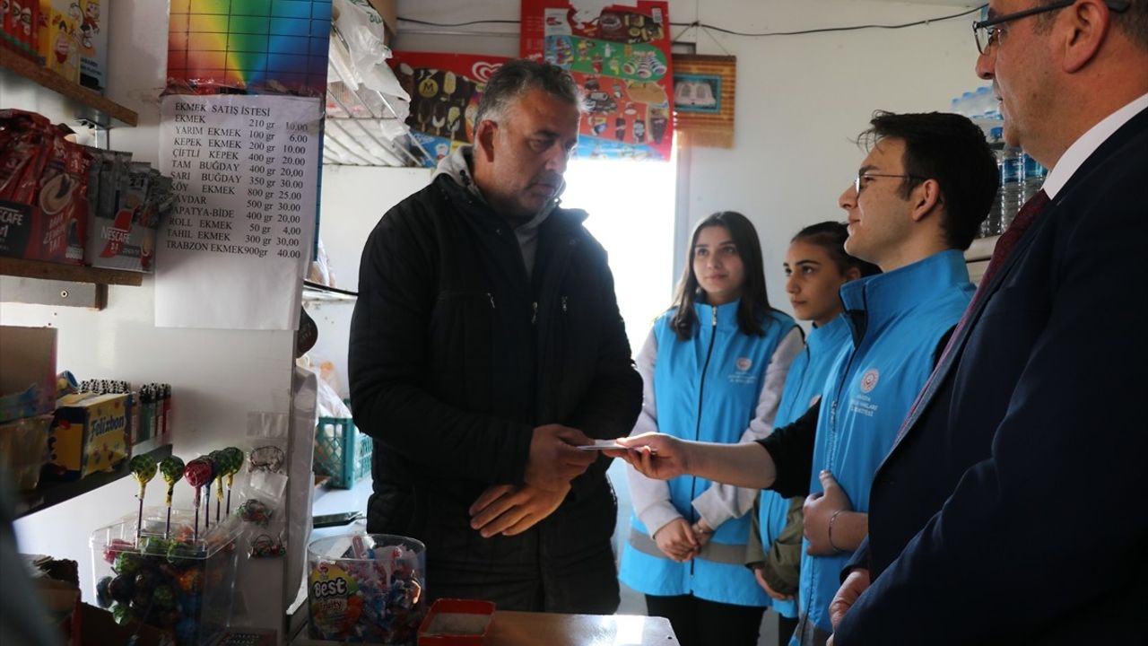 Amasya'da Öğrenciler, Osmanlı Geleneği 'Zimem Defteri'ni Yaşatıyor