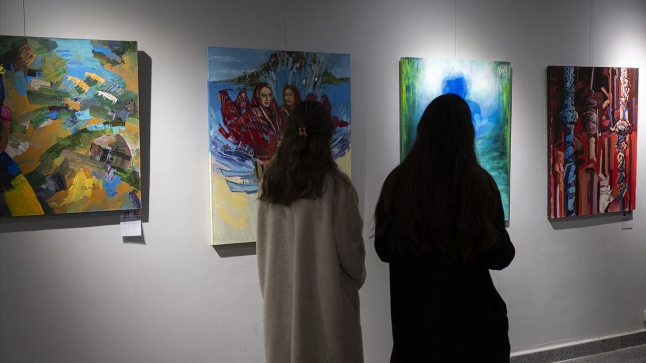 Ankara'da 'Uluslararası Davetli Plastik Sanatlar Sergisi' Açıldı