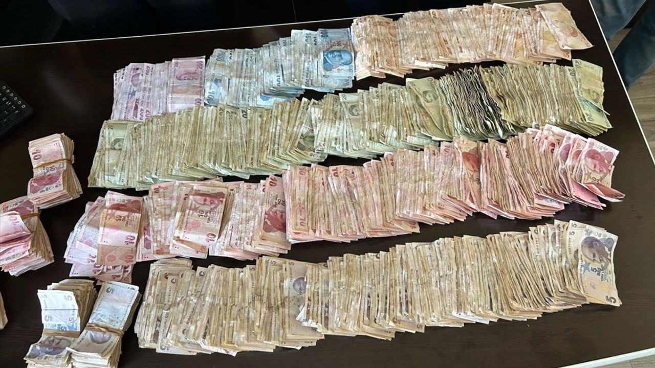 Antalya'da Dilencilik Skandalı: 45 Bin 600 Lira Ele Geçirildi