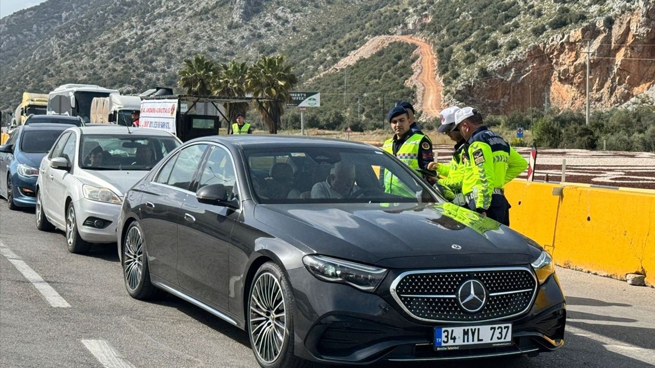 Antalya'da Ramazan Bayramı İçin 62 Bin Güvenlik Görevlisi Hazır