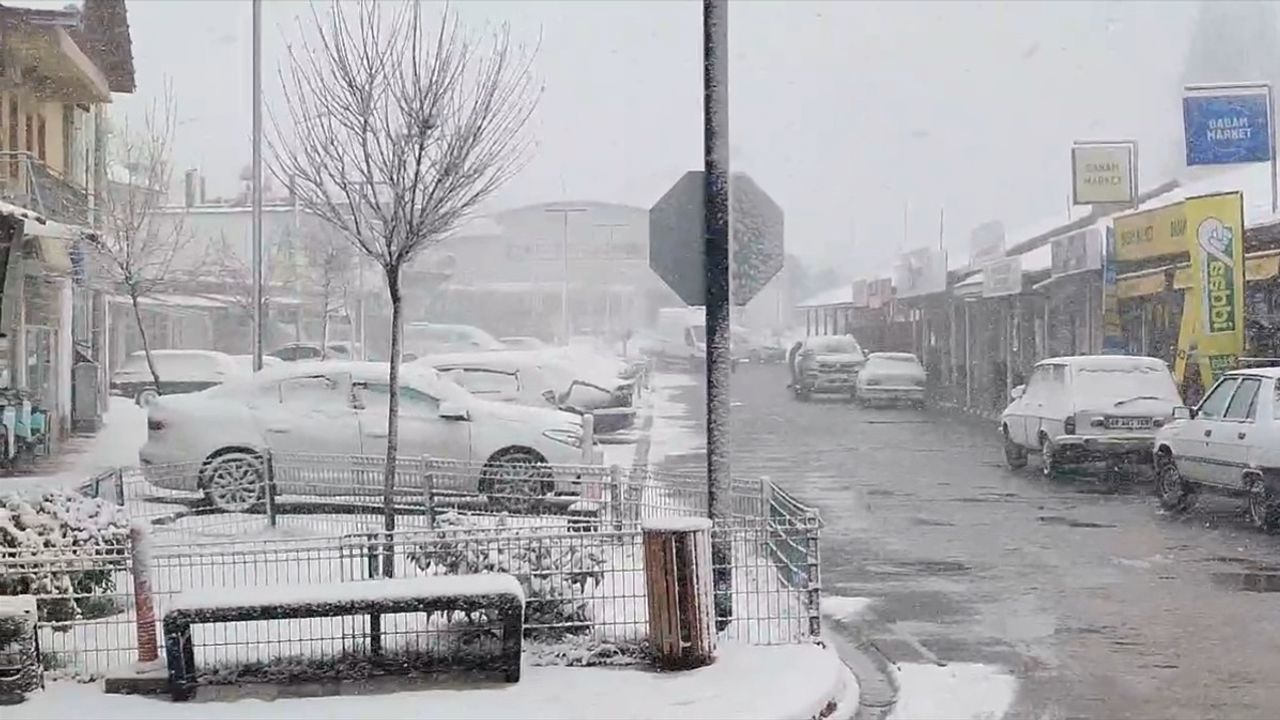 Antalya'nın Yüksek Kesimlerinde Kar Yağışı Etkili Oluyor