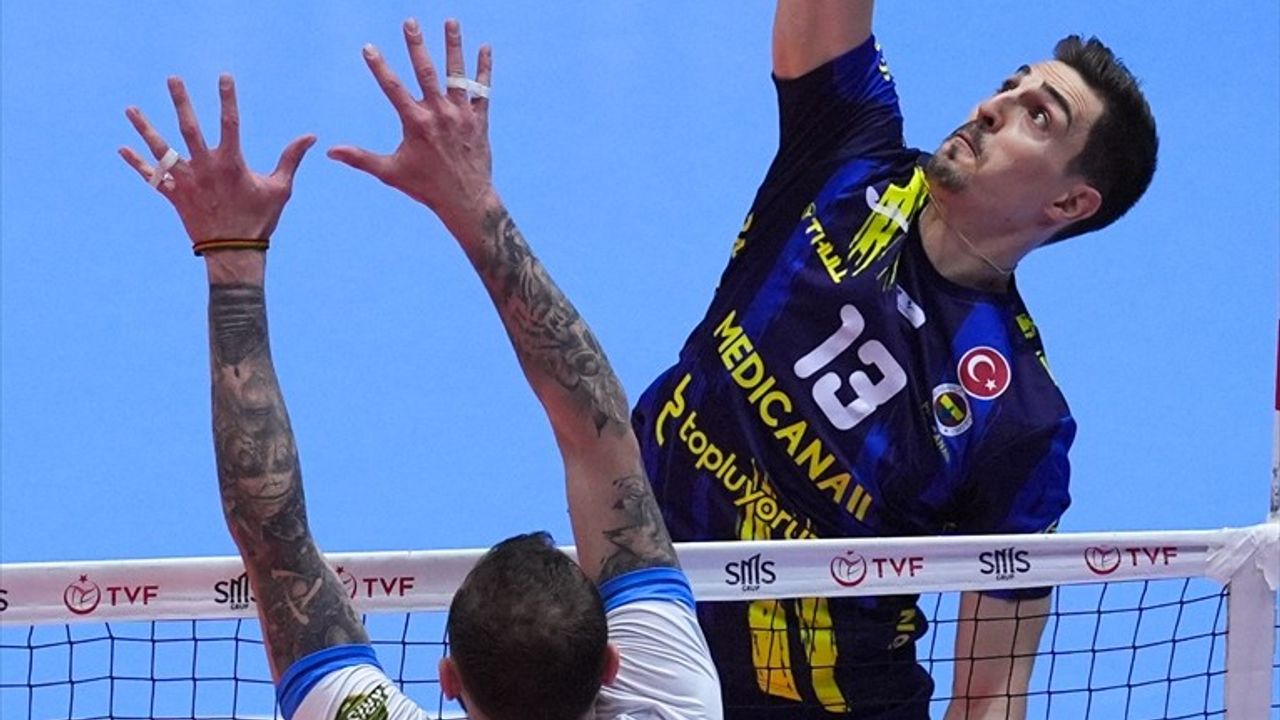 Arkas Spor, Fenerbahçe Medicana'yı Zor Bir Maçta 3-2 Geçti