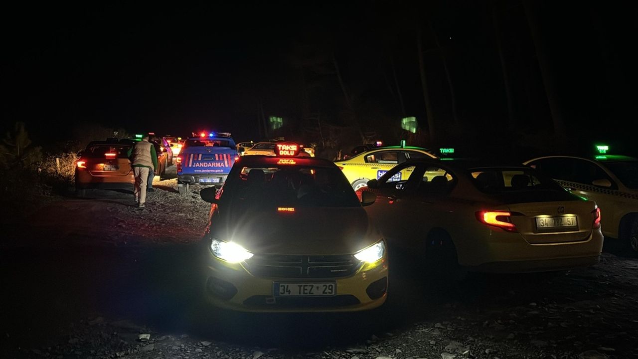 Arnavutköy'de Taksi Şoförü Gasbedildi: Üç Şüpheli Kaçtı