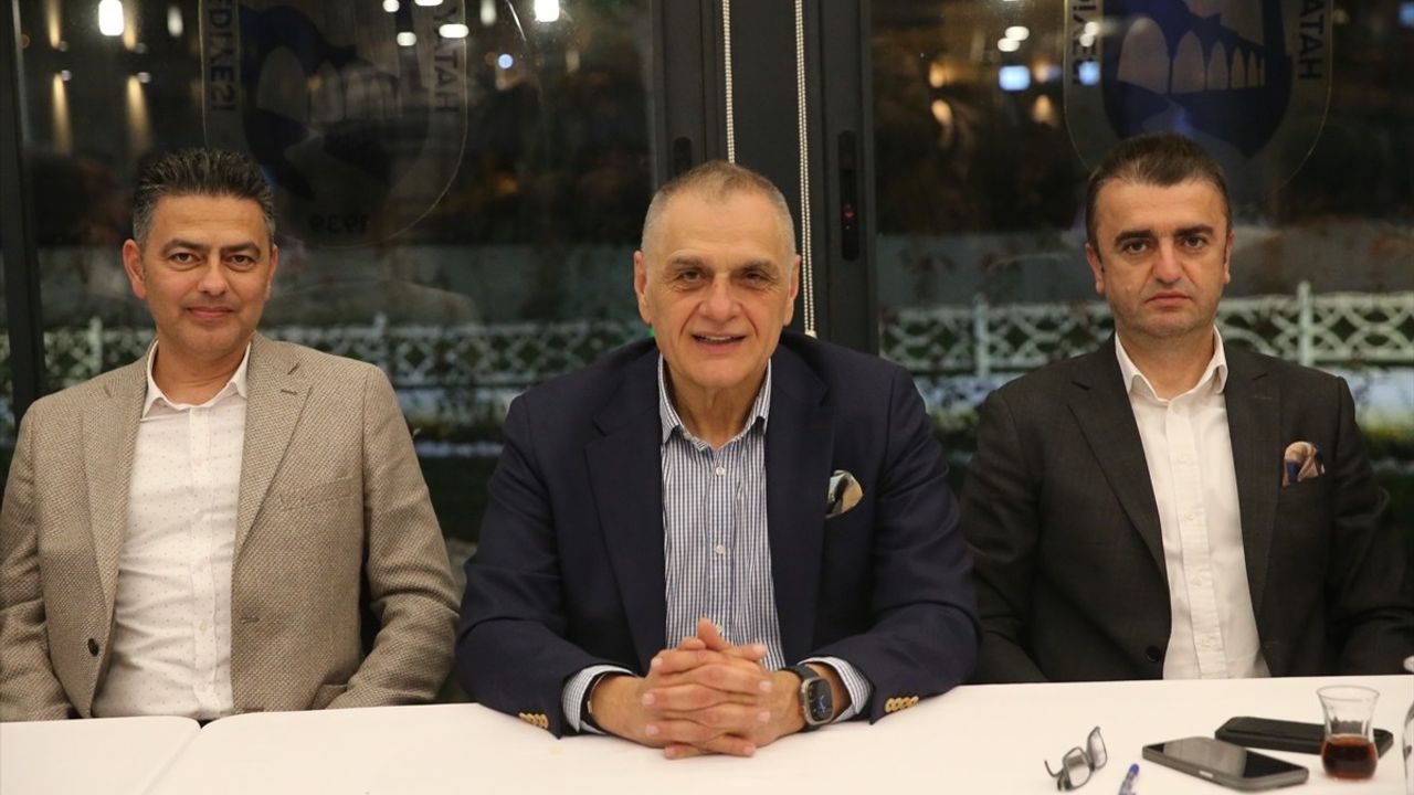 Atakaş Hatayspor Yönetimi Basın Mensuplarıyla İftarda Buluştu