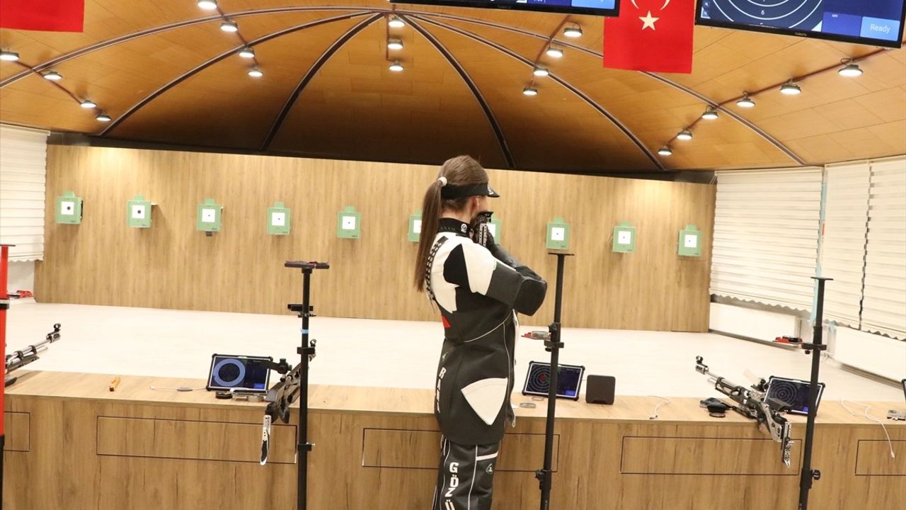 Atıcılıkta Avrupa Üçüncüsü Rana Gözübüyük, Mısır’da Türkiye’yi Temsil Edecek