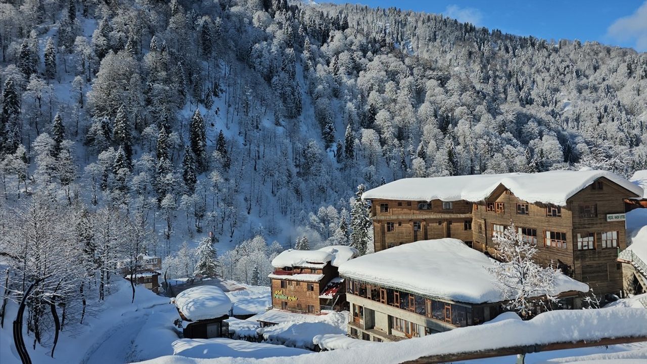 Ayder Yaylası Dronla Görüntülendi: Rize'nin Beyaz Kış Manzarası