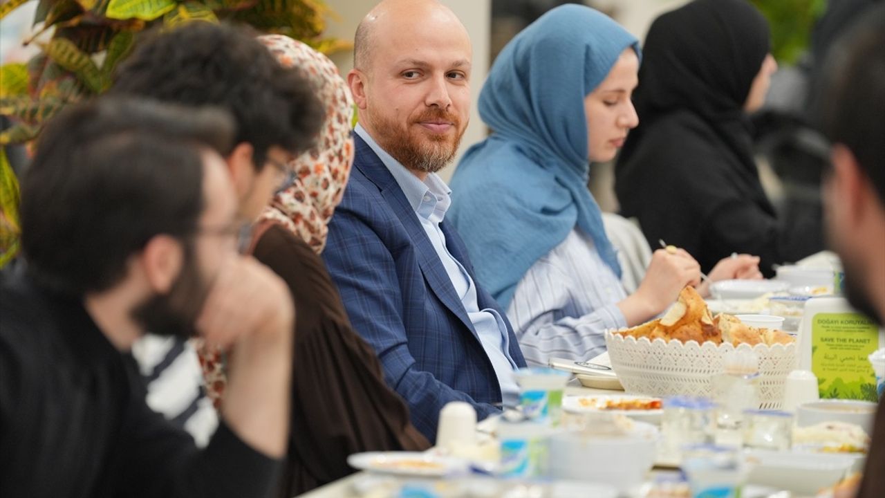 Bakan Bak, İbn Haldun Üniversitesinde İftar Programı Düzenledi